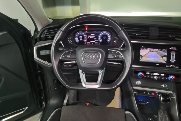 Audi Q3 2019 #11 Audi Q3 2019 car image #11