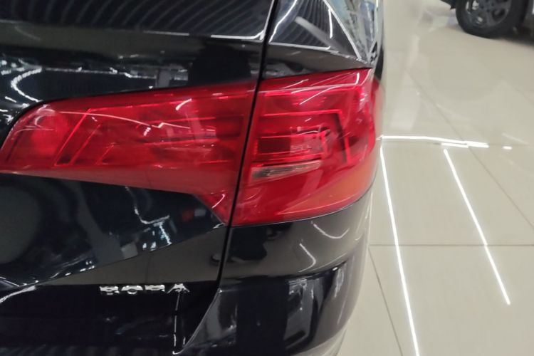 Volkswagen Bora 2016 car image #8