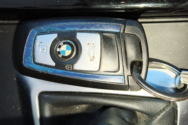 BMW 3 Series 2017 #9 BMW 3 Series 2017 car image #9