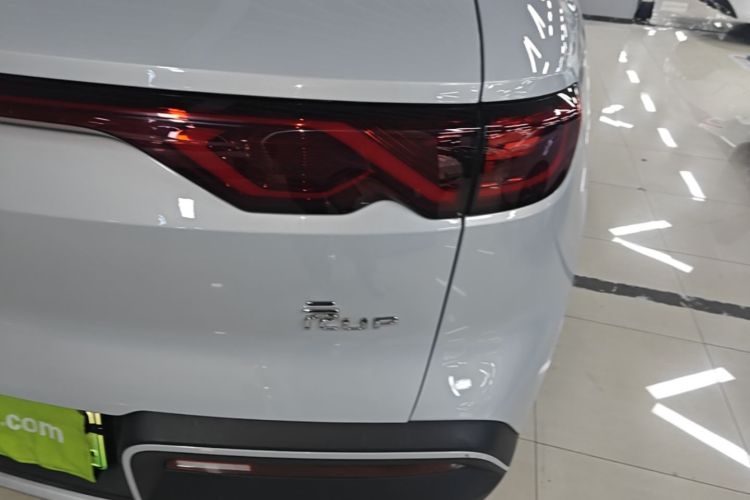 BYD YuanUP 2024 #8 BYD YuanUP 2024 immagine di auto #8