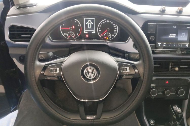 Volkswagen T-Cross 2021 car image #11