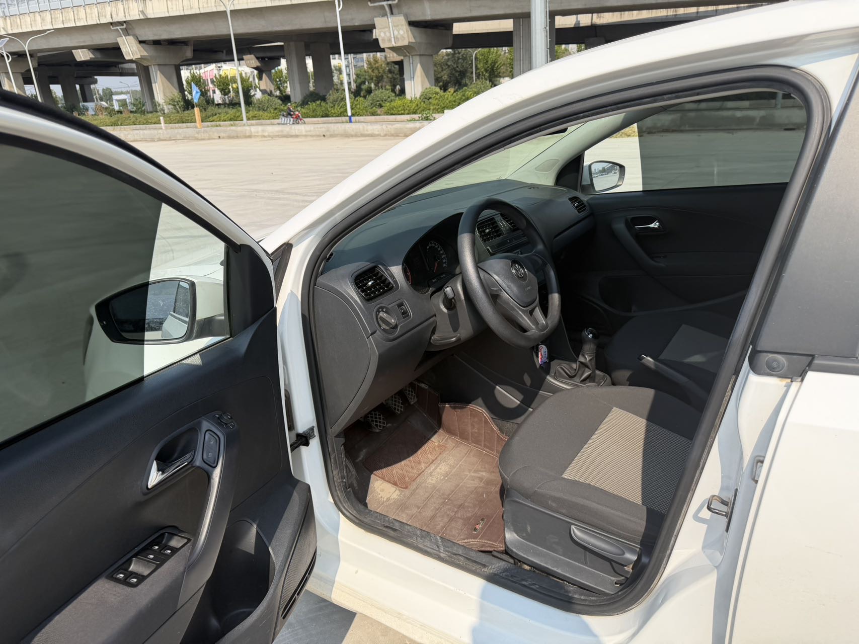 Volkswagen Polo 2017 car image #3