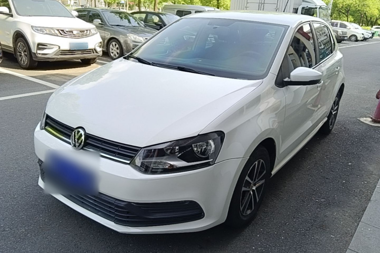 Volkswagen Polo 2018 car image #2