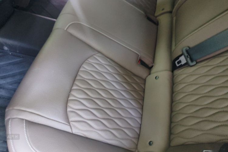 BYD Han 2023 car image #19