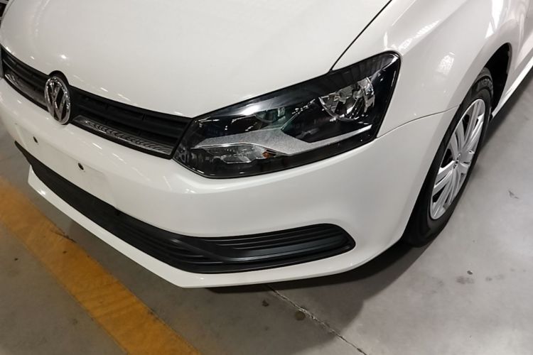 Volkswagen Polo 2016 car image #23