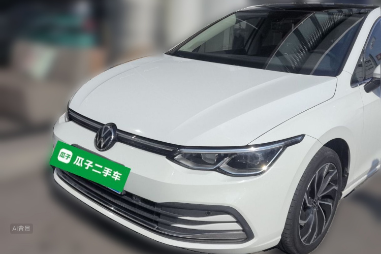 Volkswagen Golf 2021 car image #2