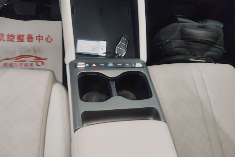 BYD YuanUP 2025 #14 BYD YuanUP 2025 car image #14