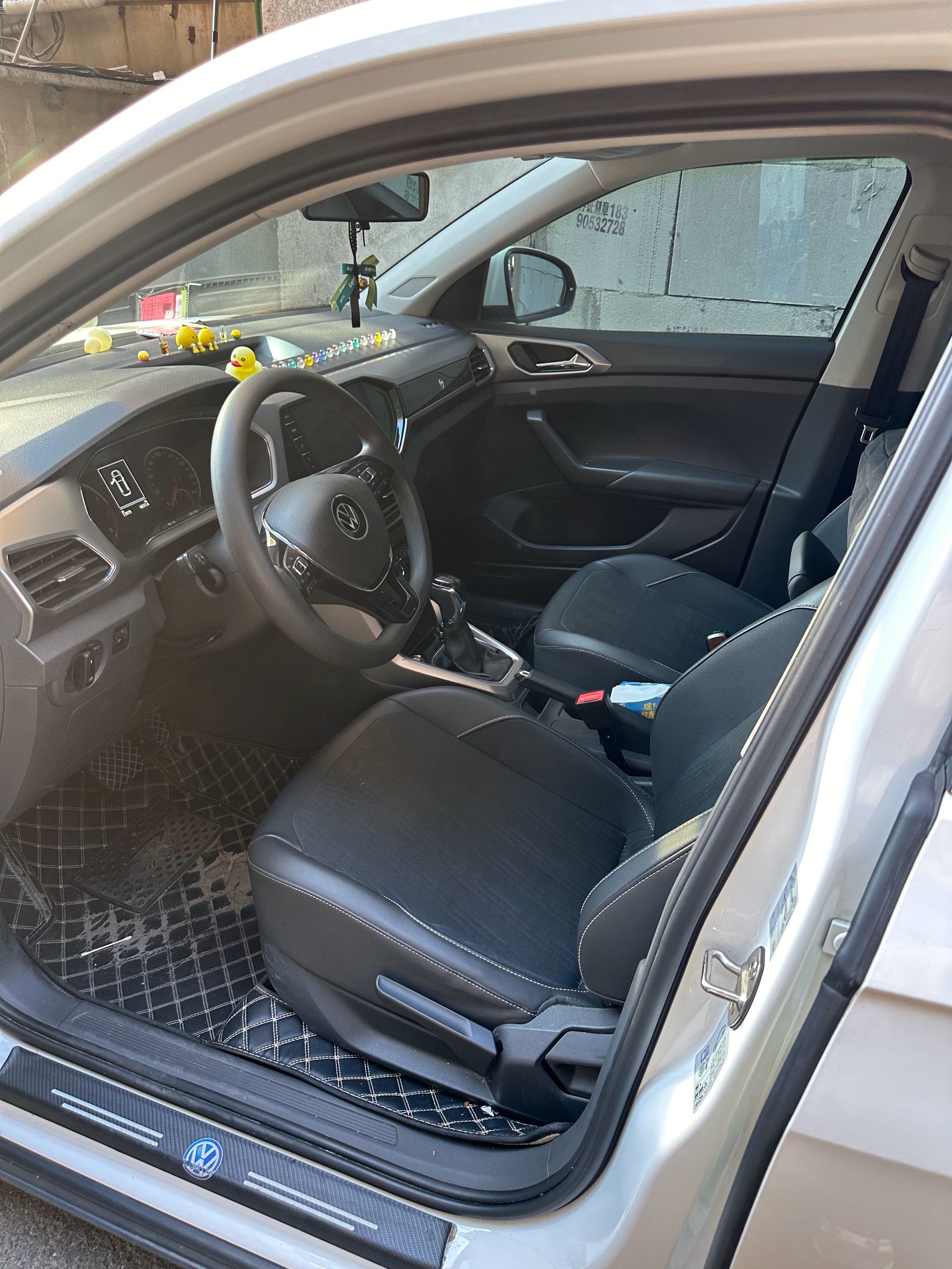 Volkswagen T-Cross 2021 imagem de carro #3
