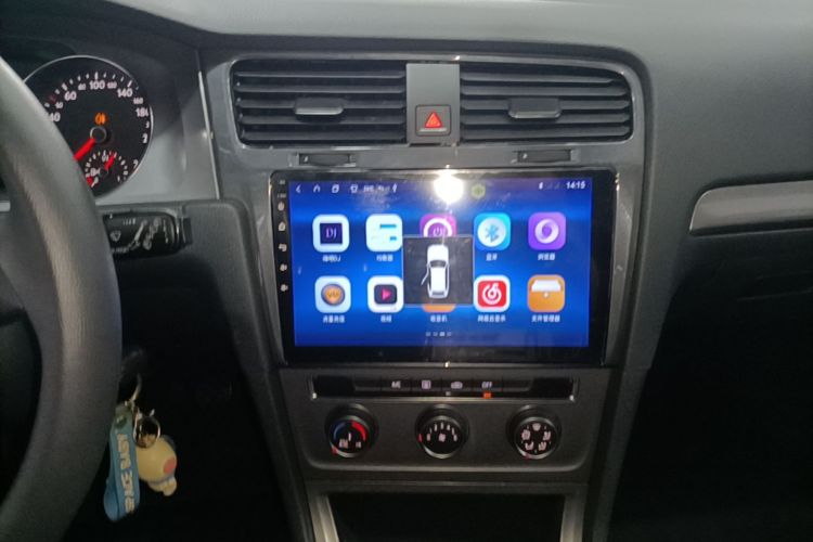 Volkswagen Golf 2015 car image #13