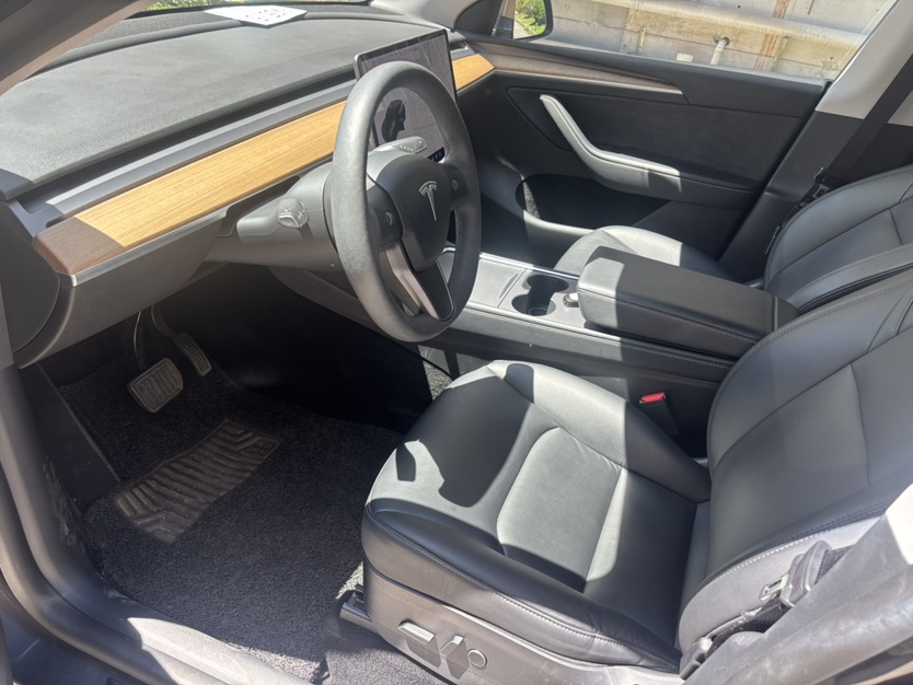 Tesla Model Y 2021 car image #4