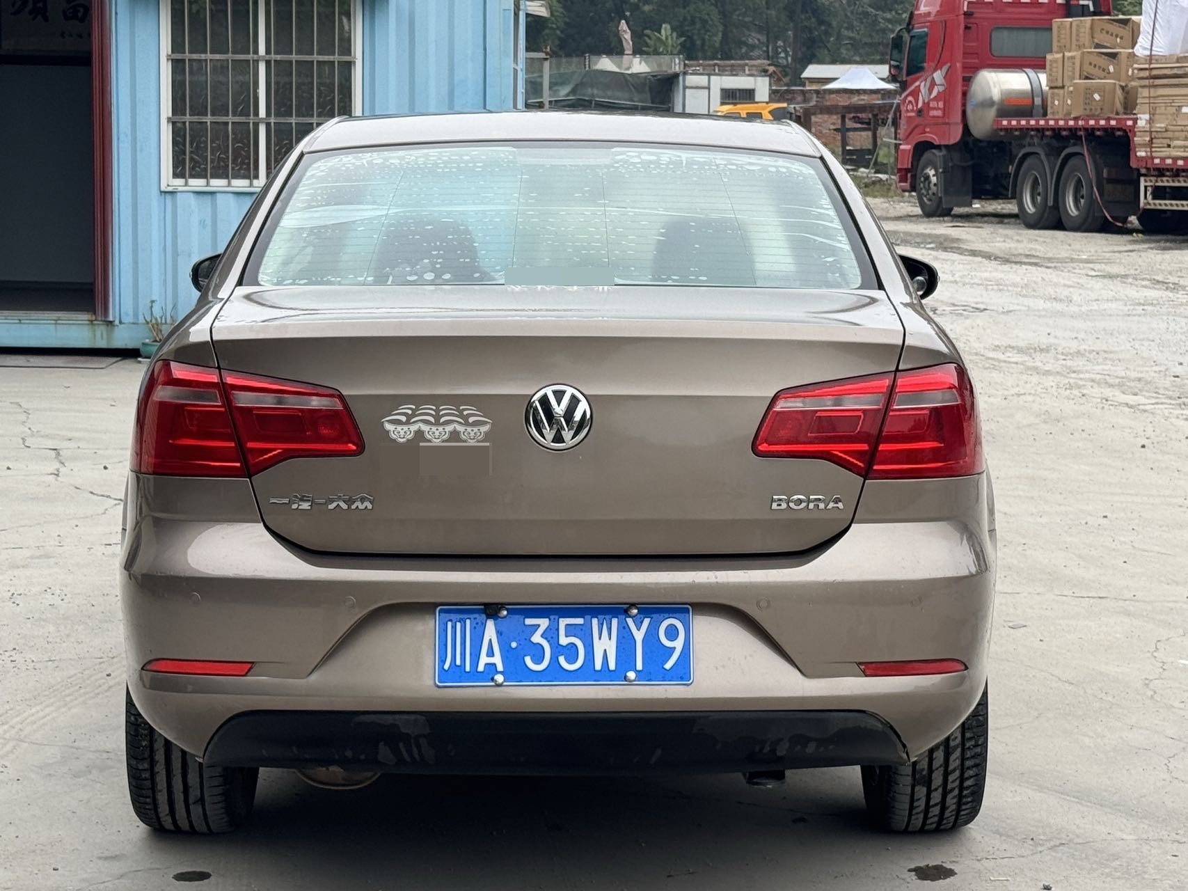 Volkswagen Bora 2015 car image #7