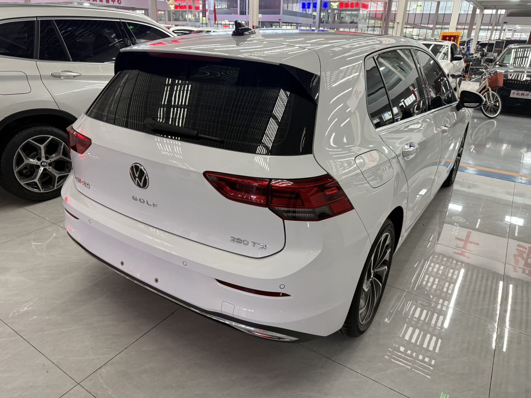 Volkswagen Golf 2022 صورة سيارة #13