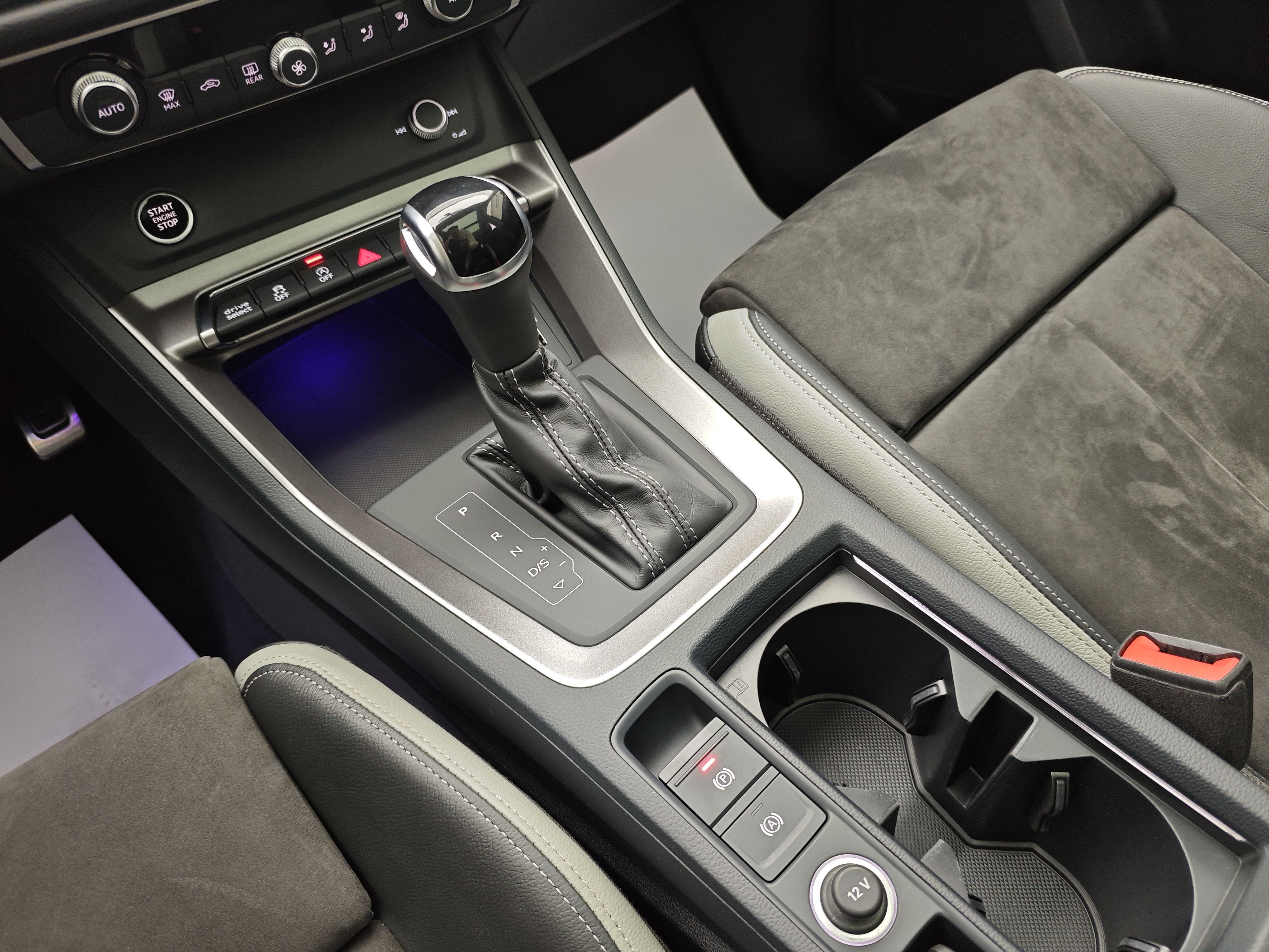 Audi Q3 2021 imagen de coche #15