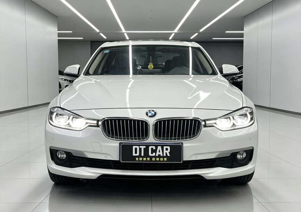BMW 3 Series 2018 #2 BMW 3 Series 2018 car image #2