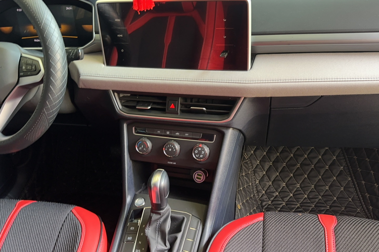 Volkswagen Tharu 2024 car image #14