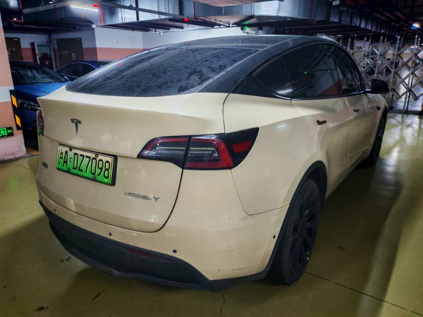 Tesla Model Y 2021 #2 Tesla Model Y 2021 car image #2