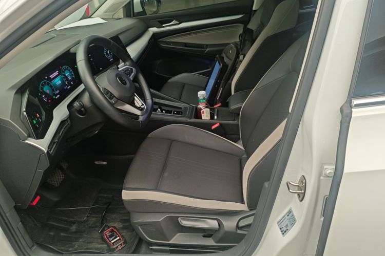 Volkswagen Golf 2022 car image #15
