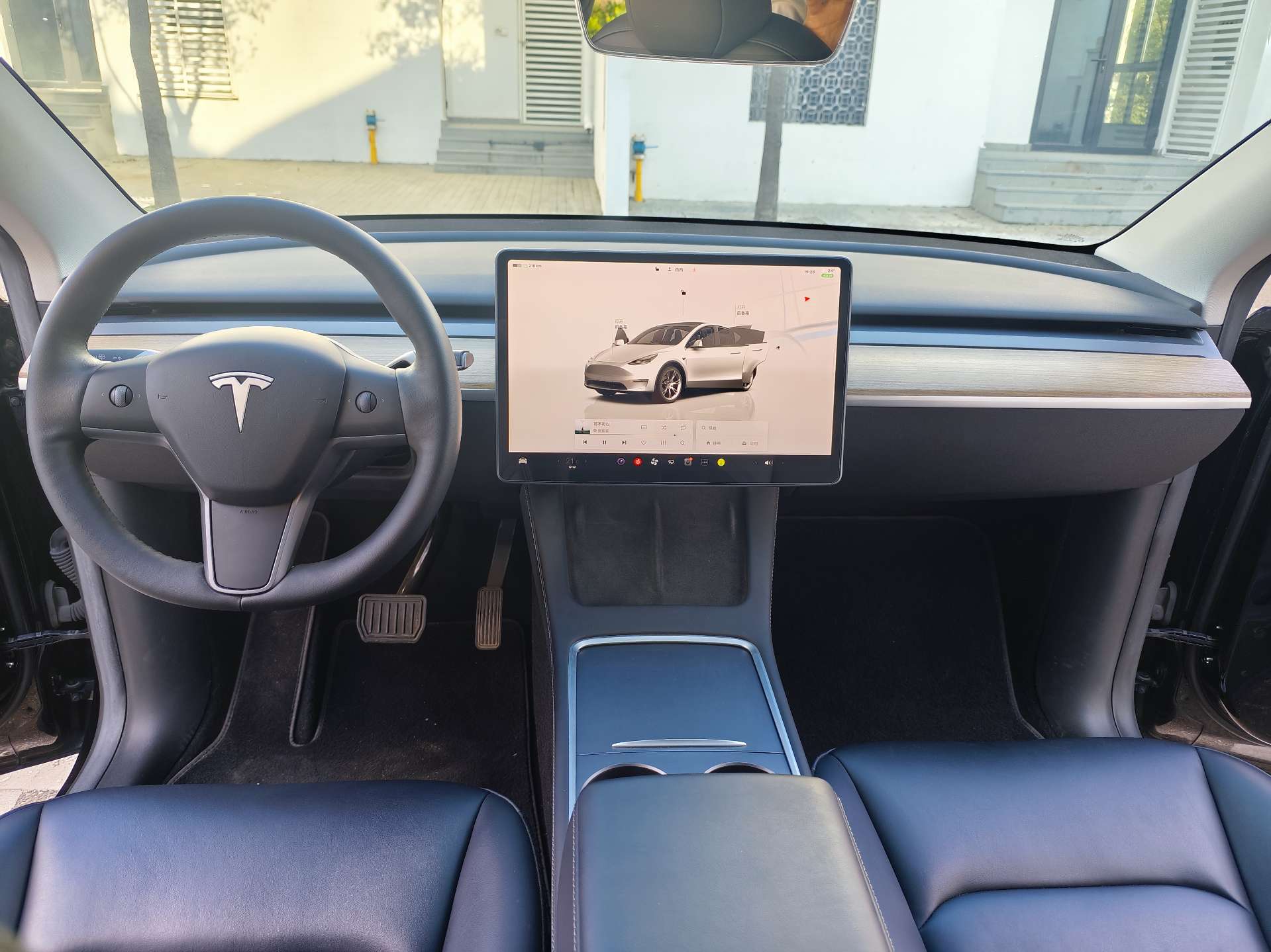 Tesla Model Y 2023 imagem de carro #8