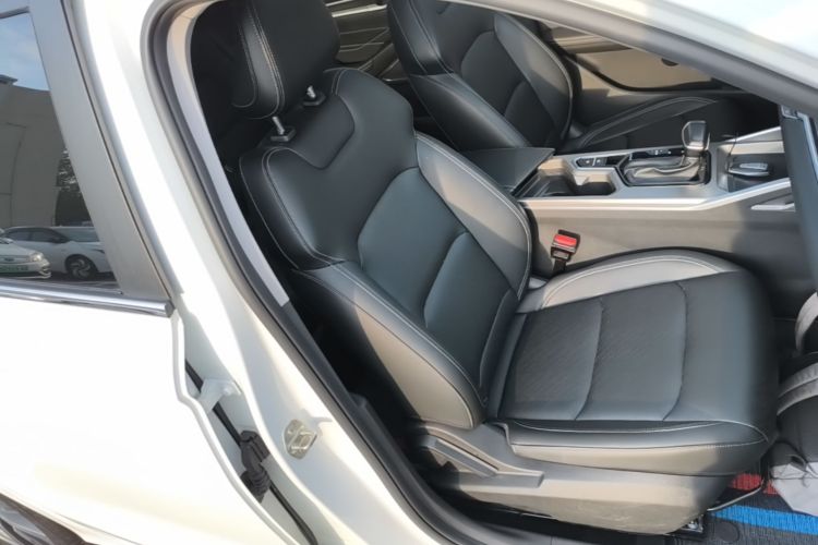 GEELY Emgrand 2024 #24 GEELY Emgrand 2024 car image #24