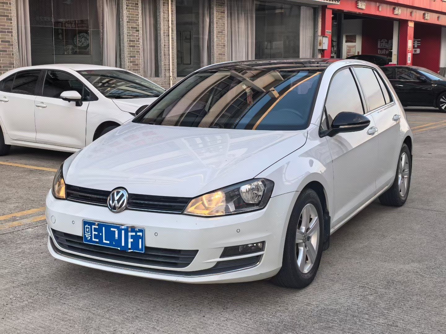 2017 2017 car image