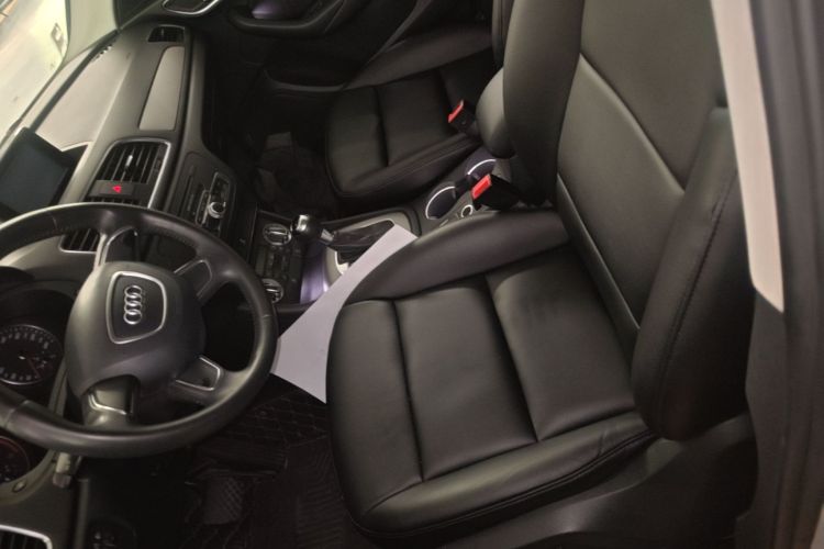 Audi Q3 2014 car image #19