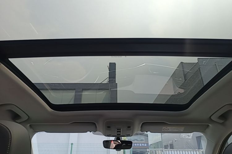 Audi Q3 2022 car image #18