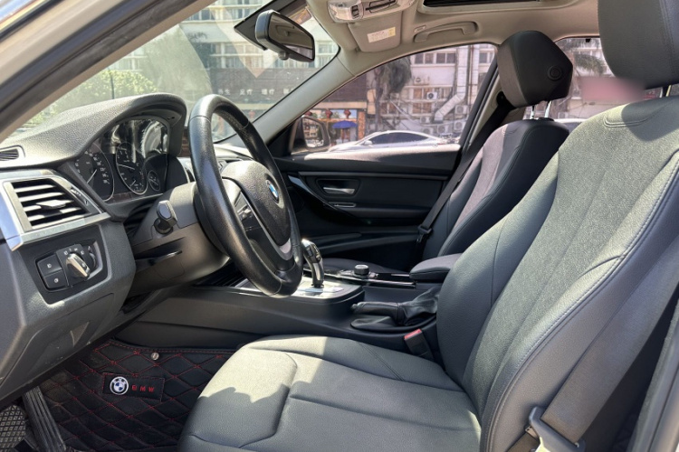 BMW 3 Series 2017 car image #13