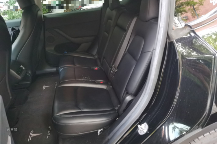 Tesla Model Y 2023 immagine di auto #19