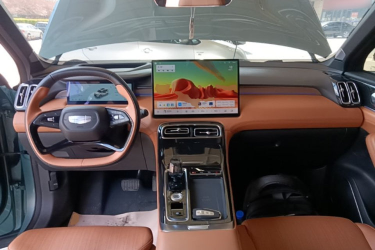 GEELY Boyue L 2025 car image #10