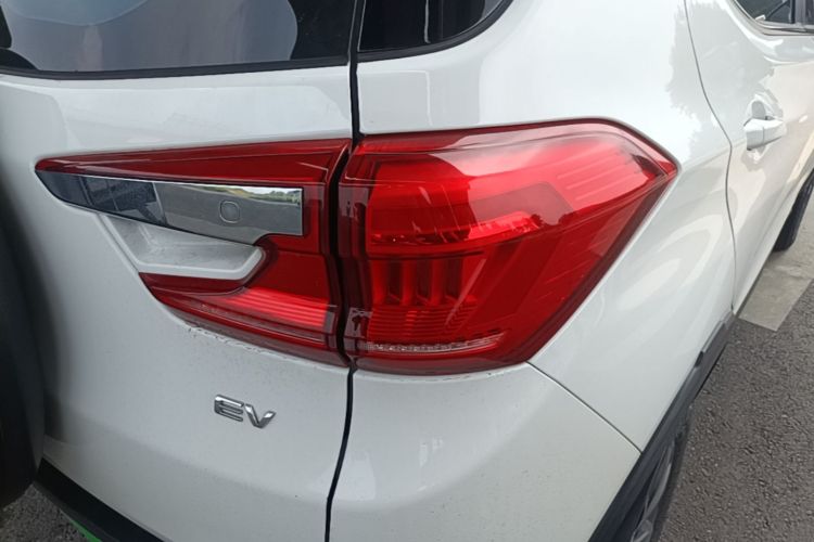 BYD Yuan New Energy 2019 immagine di auto #8
