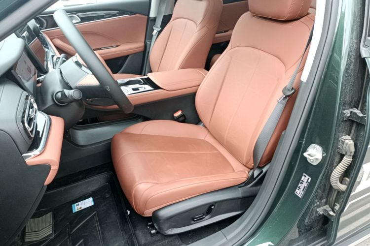 GEELY Emgrand 2025 #19 GEELY Emgrand 2025 car image #19