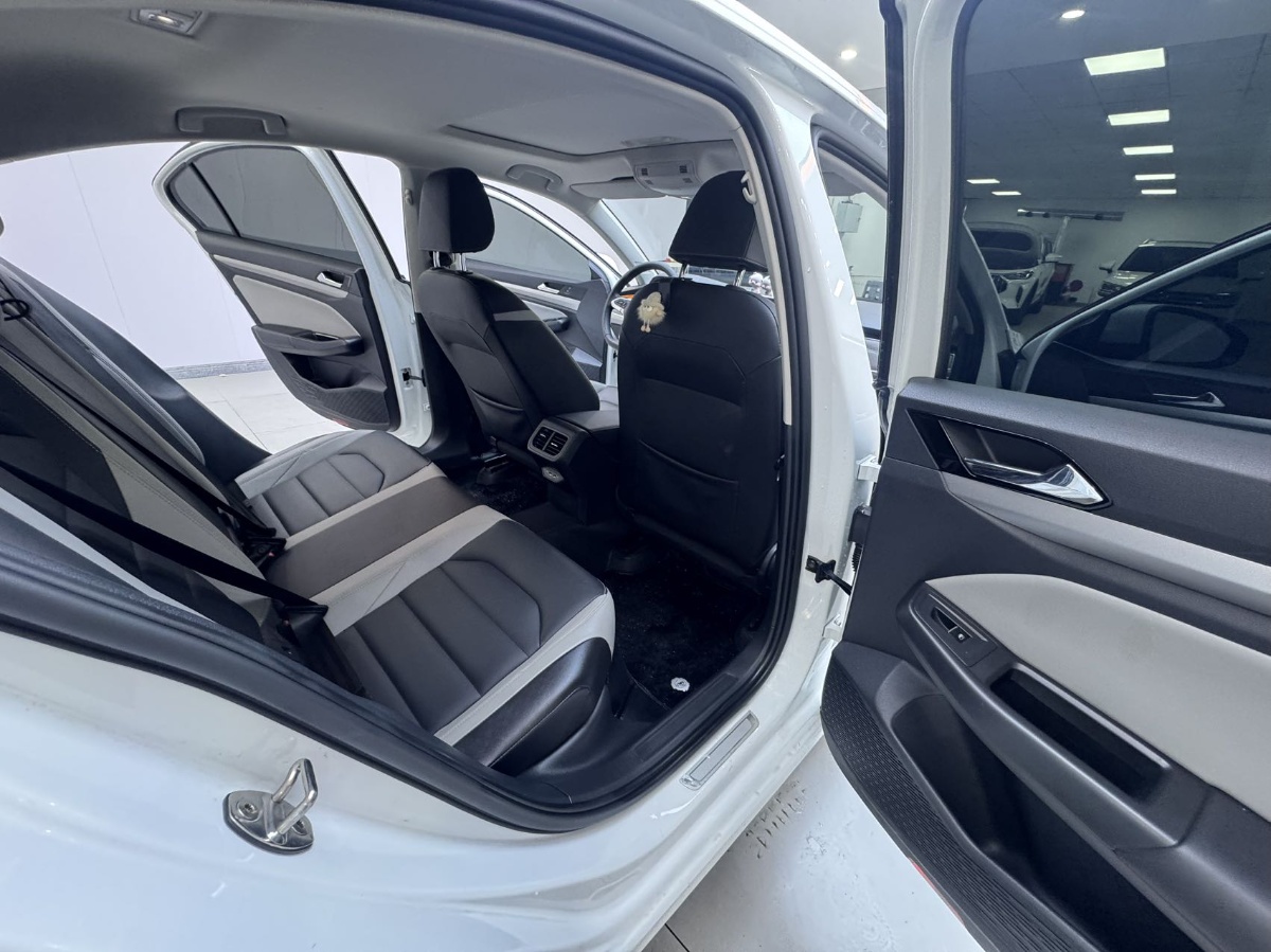 Volkswagen Bora 2022 imagem de carro #12