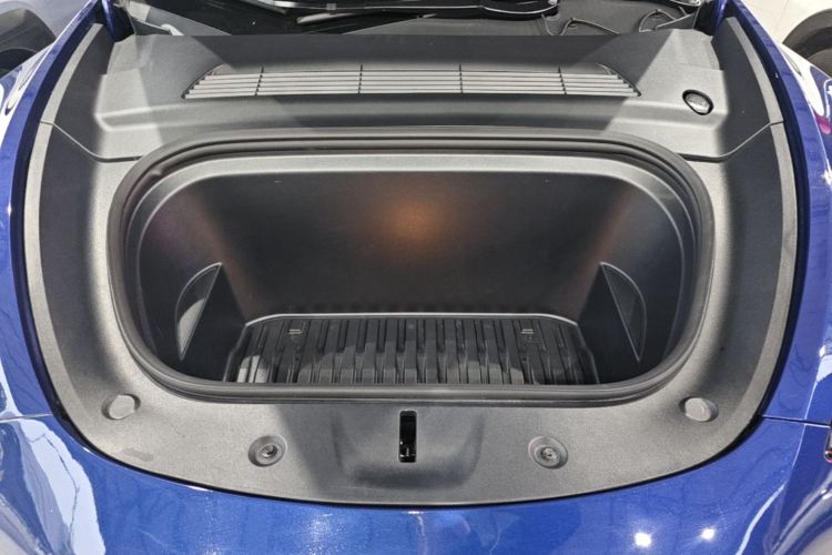 Tesla Model Y 2022 #20 Tesla Model Y 2022 صورة سيارة #20