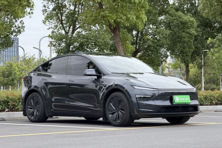 Tesla Model Y 2025 #5 Tesla Model Y 2025 car image #5