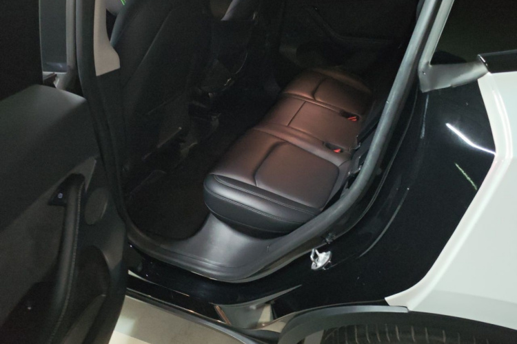 Tesla Model Y 2022 #14 Tesla Model Y 2022 car image #14