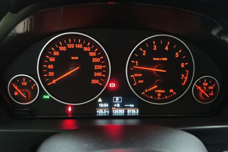 BMW 3 Series 2017 car image #17