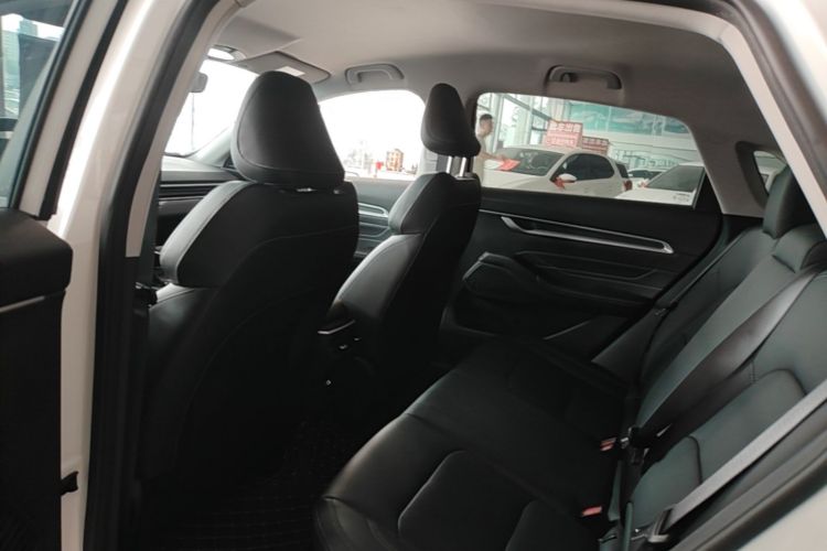 GEELY Emgrand 2026 car image #17