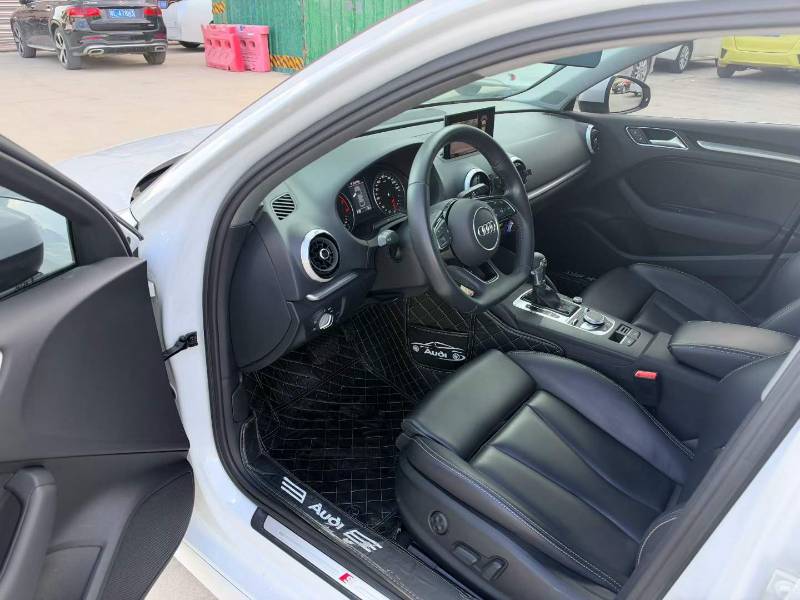 Audi A3 2019 car image #4