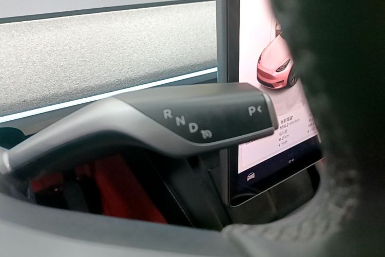 Tesla Model Y 2024 #18 Tesla Model Y 2024 car image #18