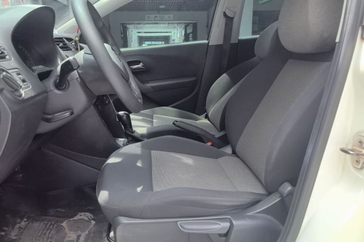 Volkswagen Polo 2019 car image #15