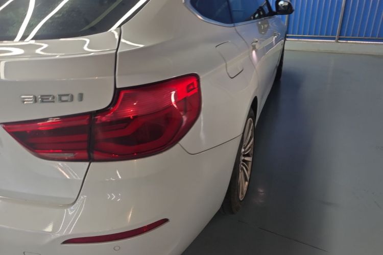 BMW 3 Series GT 2017 car image #8