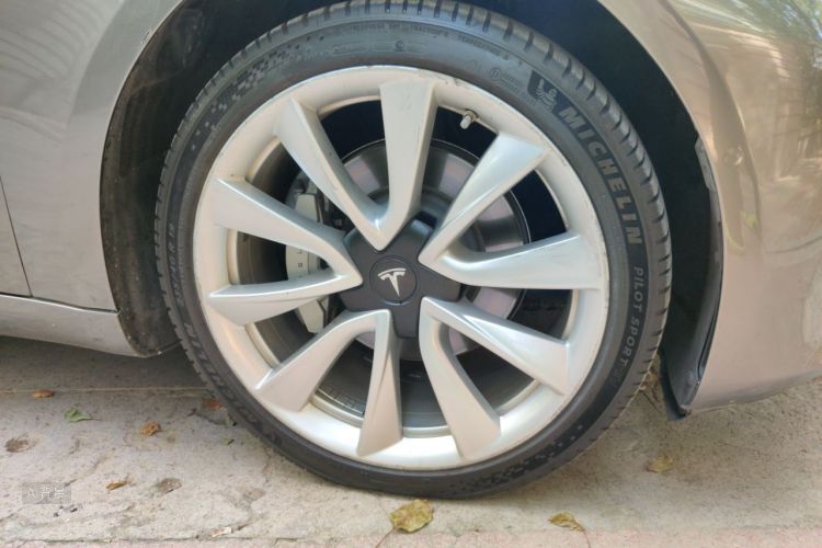 Tesla Model 3 2020 immagine di auto #9