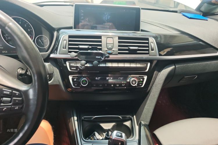 BMW 3 Series 2018 car image #15