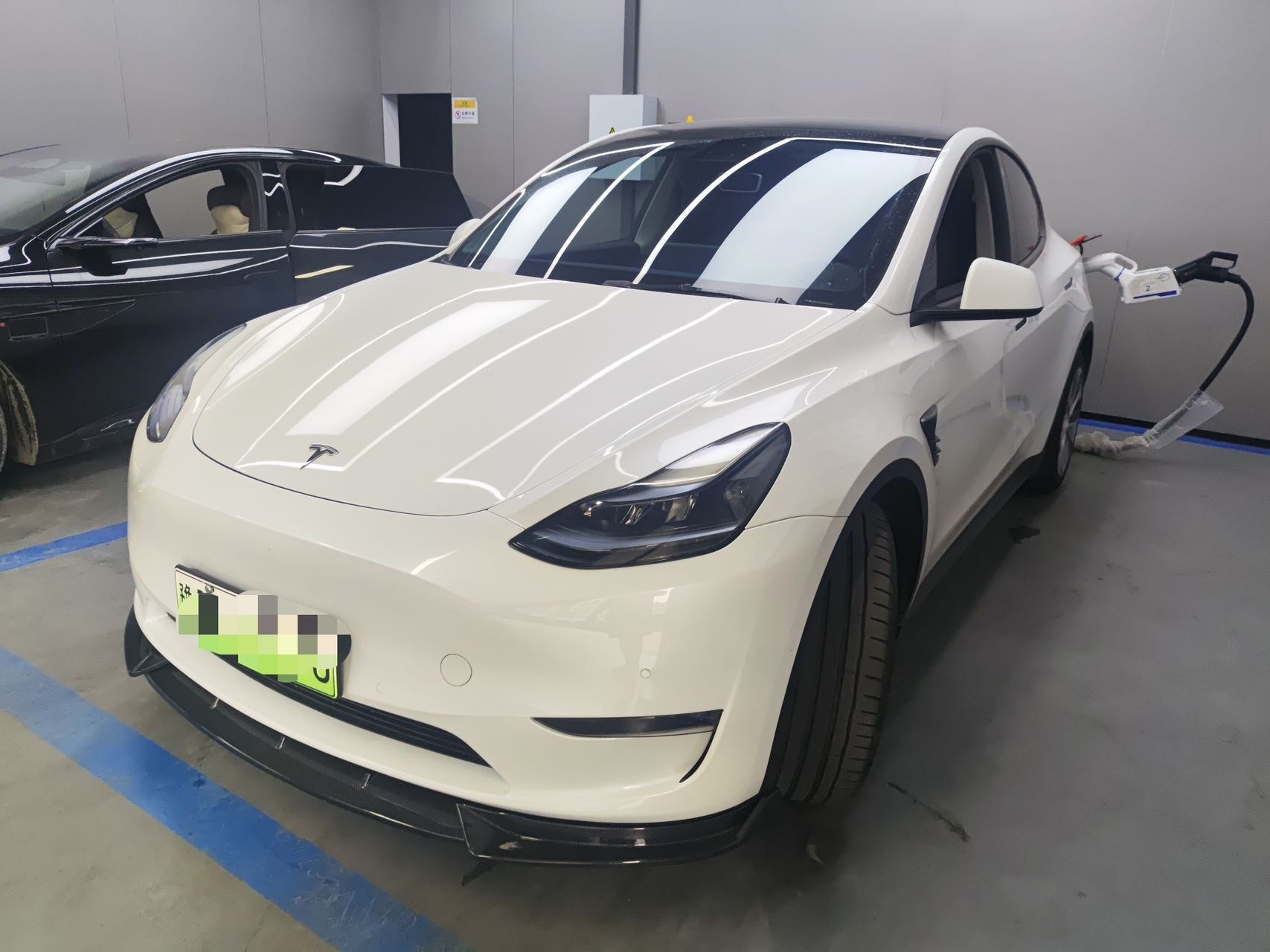 Tesla Model Y 2023 Tesla Model Y 2023 car image