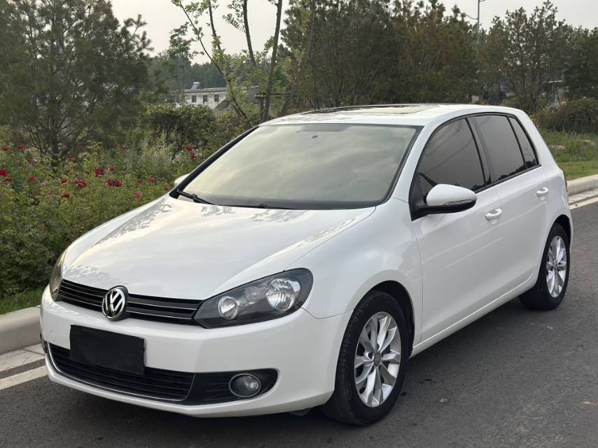 Volkswagen Golf 2012 Volkswagen Golf 2012 car image