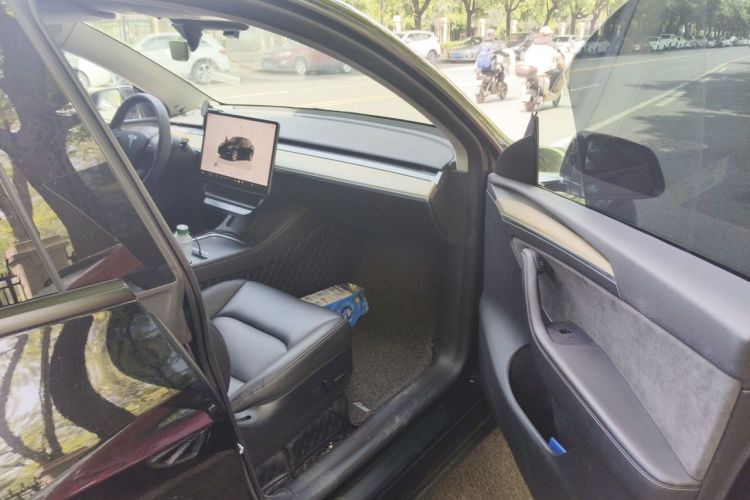 Tesla Model Y 2023 #27 Tesla Model Y 2023 car image #27