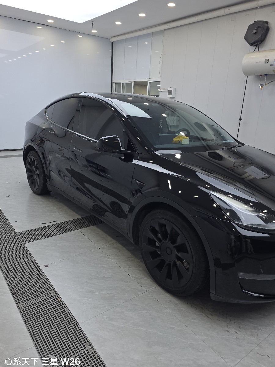 Tesla Model Y 2021 #4 Tesla Model Y 2021 car image #4