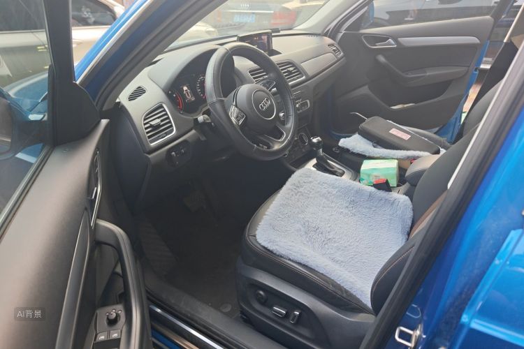Audi Q3 2016 car image #18