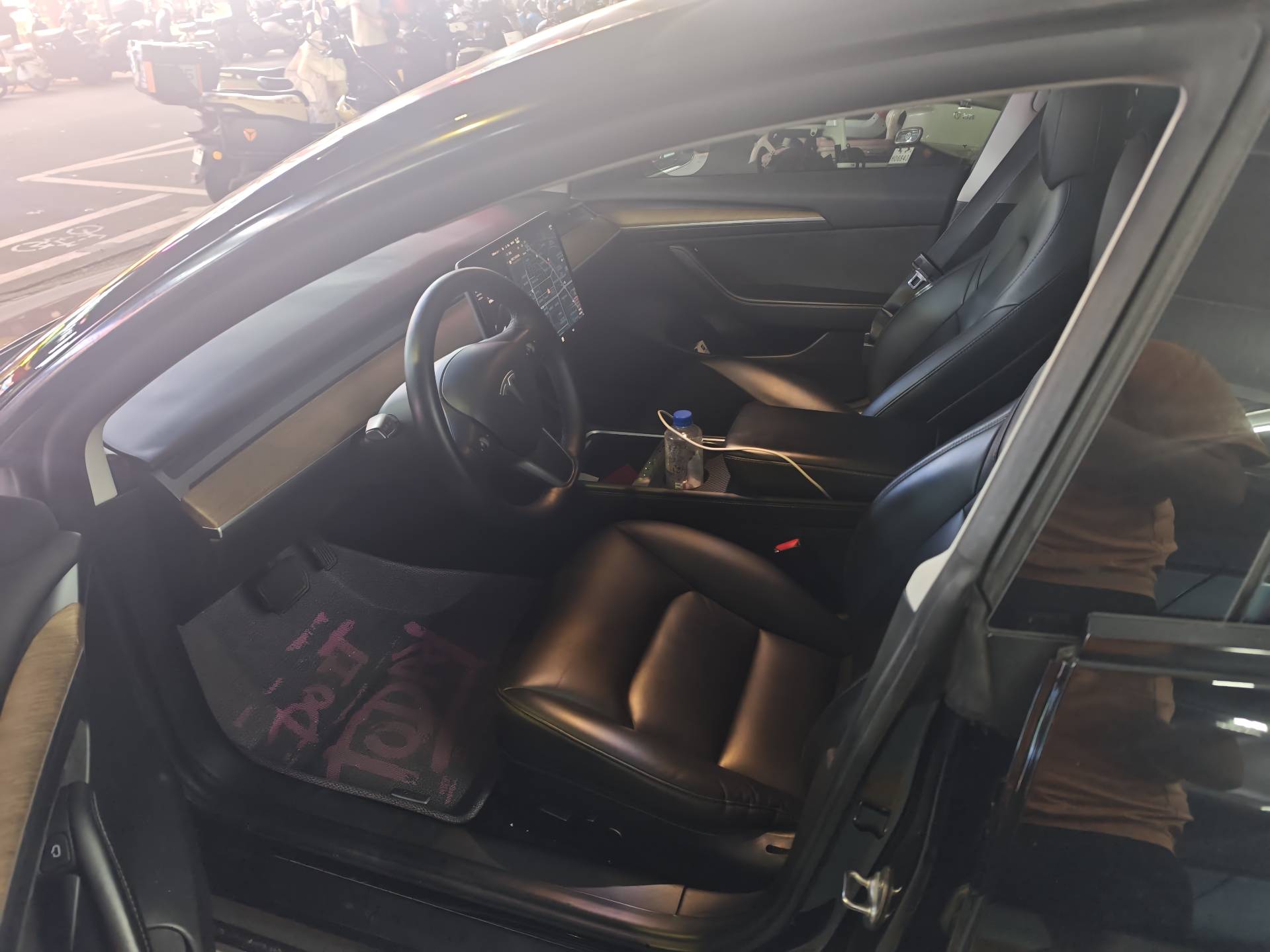 Tesla Model 3 2021 صورة سيارة #4