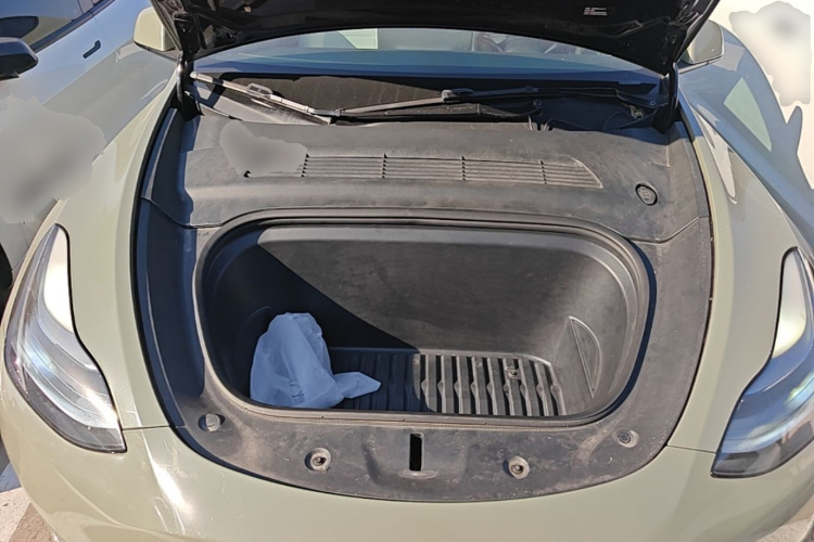 Tesla Model Y 2023 immagine di auto #20